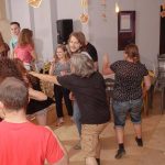 zabawna scena impro